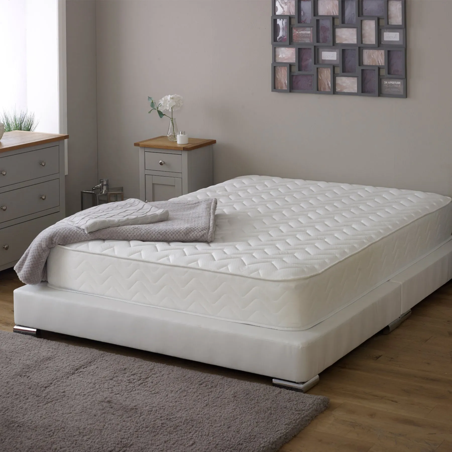 Starlight Beds™ Hybrid Spring & Memory Foam Mattress with a White Zig Zag Cool Touch Cover