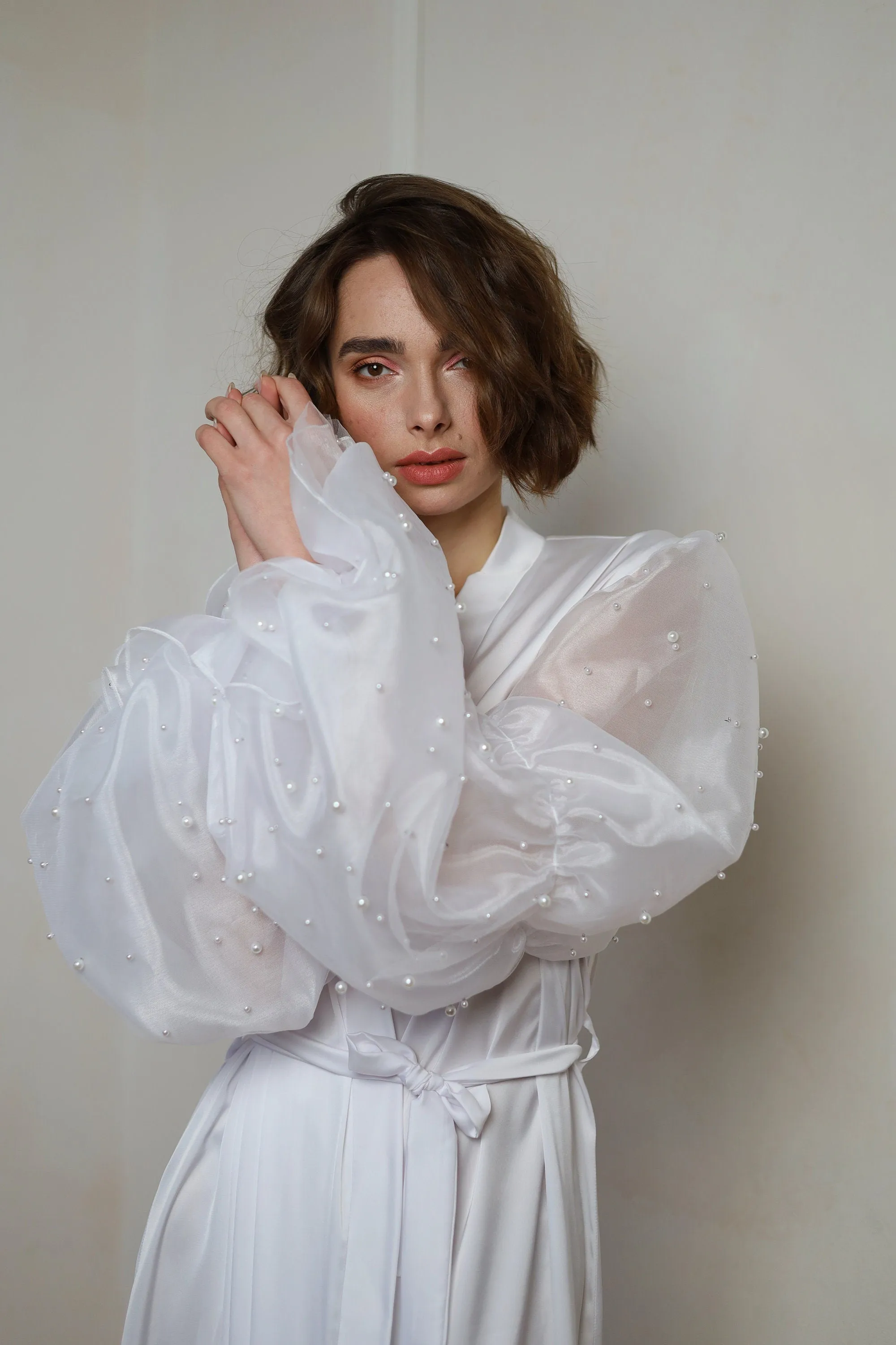 White bridal robe with pearl, silk puff sleeve robe, long wedding robes, bridal party gown, bride robe for wedding day