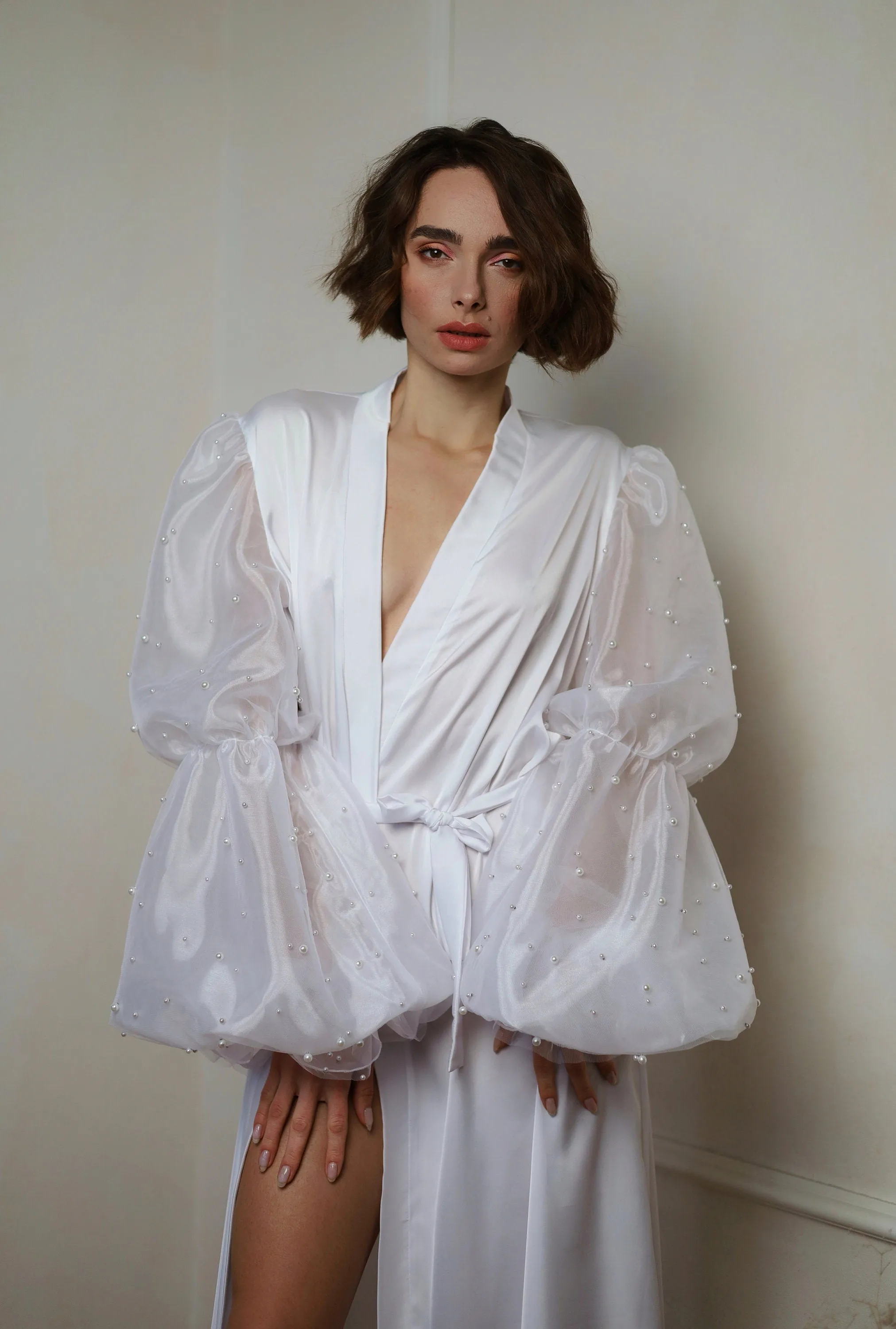 White bridal robe with pearl, silk puff sleeve robe, long wedding robes, bridal party gown, bride robe for wedding day